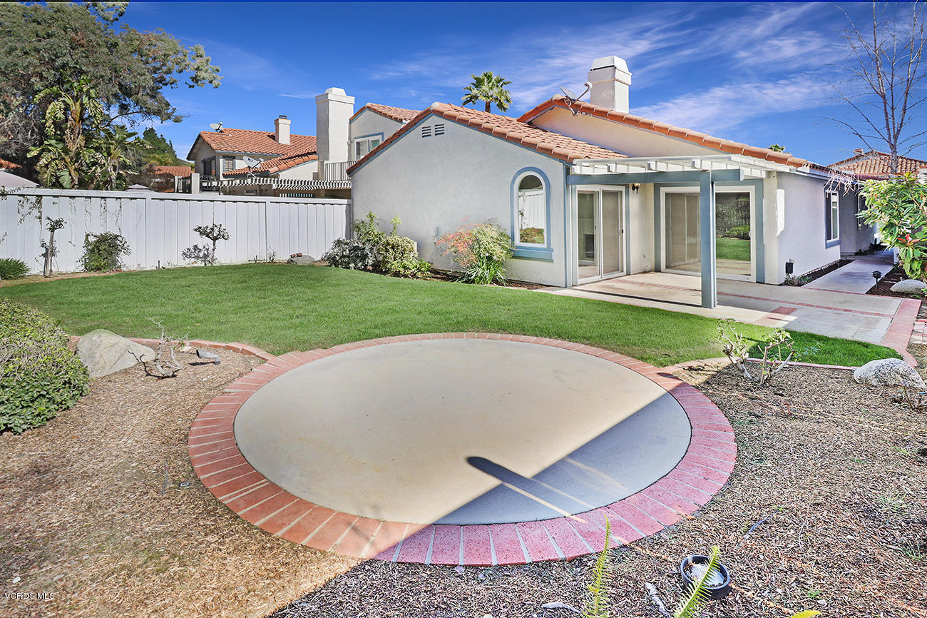 851 Congressional Road Simi Valley, CA 93065 - Photo 22 of 28 front view of a house with a yard