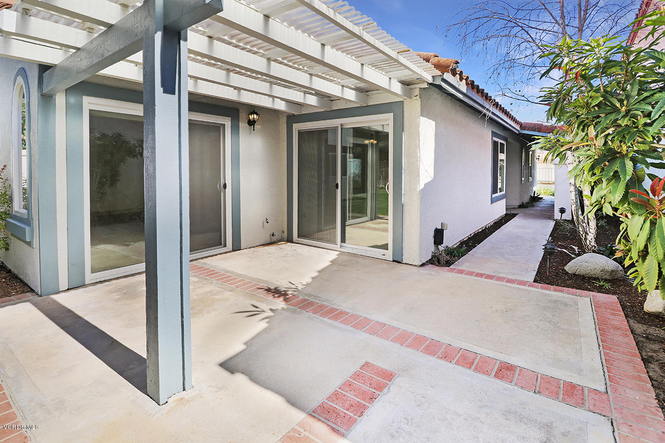 851 Congressional Road Simi Valley, CA 93065 - Photo 24 of 28 a entryway view with a outdoor space