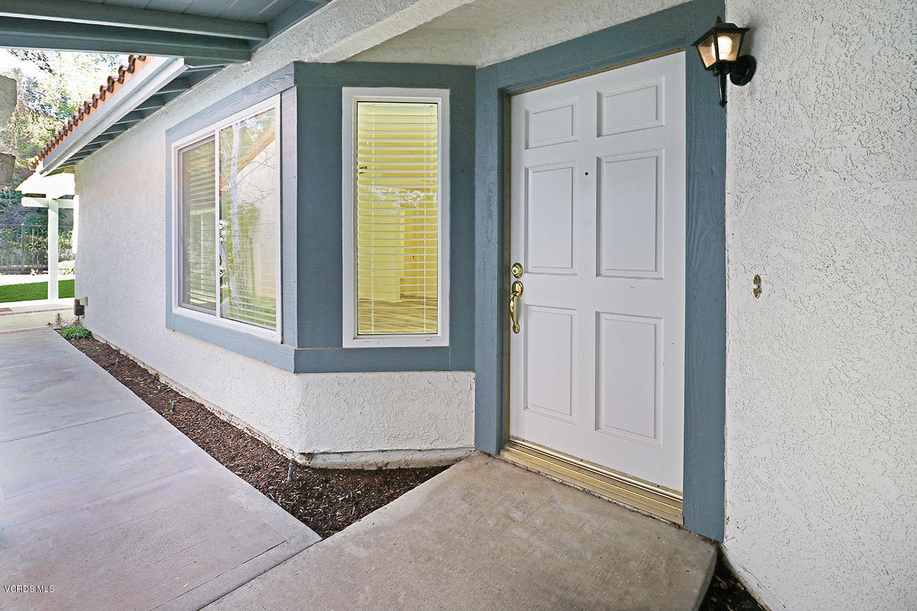 851 Congressional Road Simi Valley, CA 93065 - Photo 5 of 28 a view of an entryway with bedroom