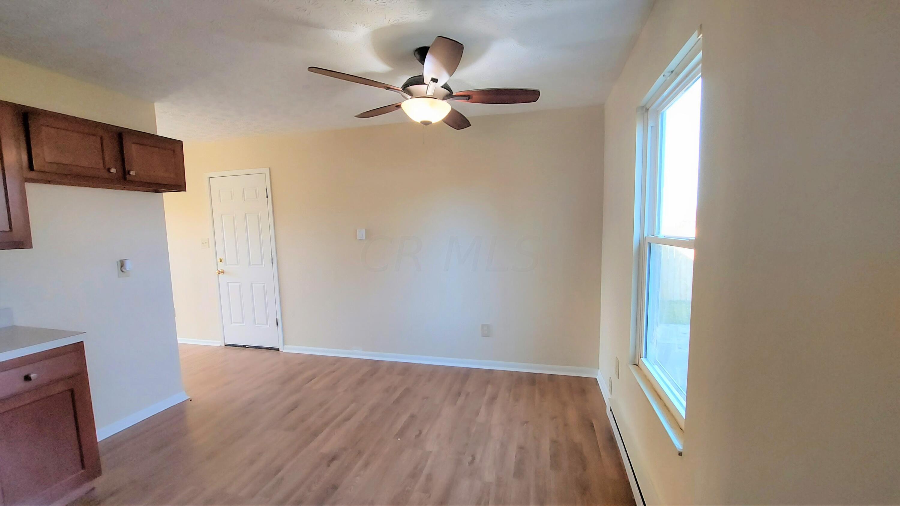 124 Blendon Road West Jefferson, OH 43162 - Photo 5 of 10 Eating space