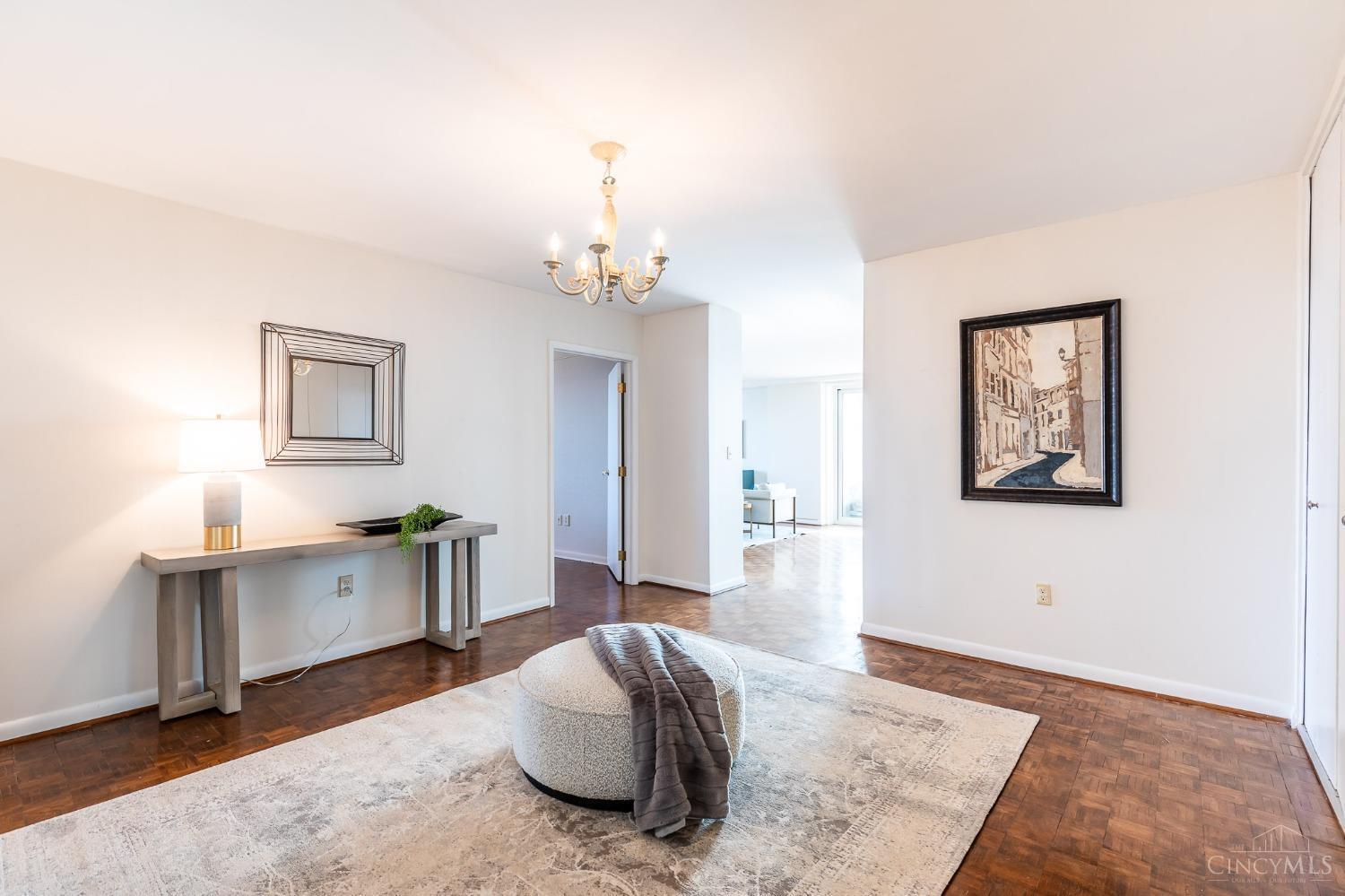 2444 Madison Road, Unit 1702 Cincinnati, OH 45208 - Photo 4 of 48