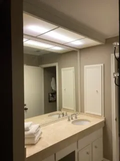 $3,000 | 155 World Of Tennis Square, Unit 155, Lakeway, TX 78738