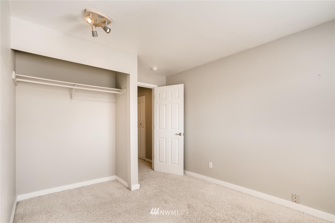 560 South 330th Place Federal Way, WA 98003 - Photo 14 of 21