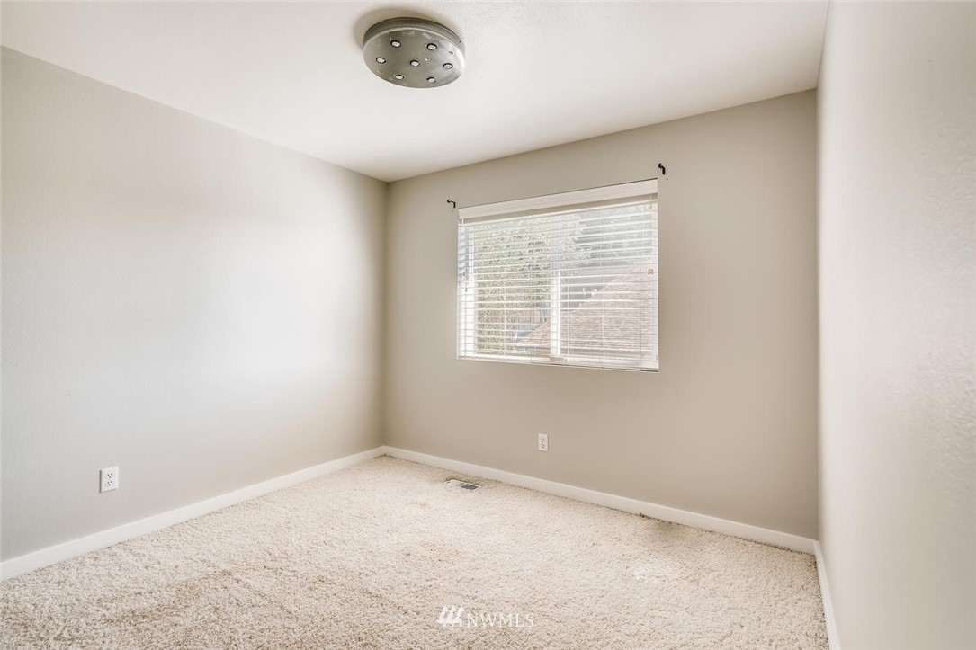560 South 330th Place Federal Way, WA 98003 - Photo 15 of 21
