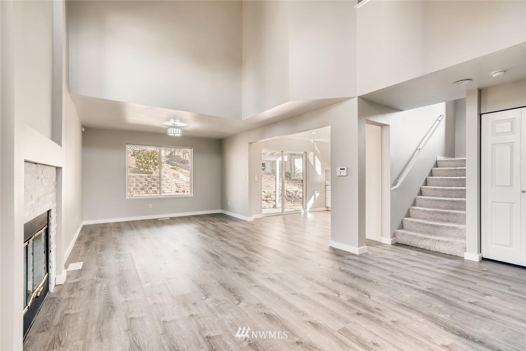 560 South 330th Place Federal Way, WA 98003 - Photo 4 of 21