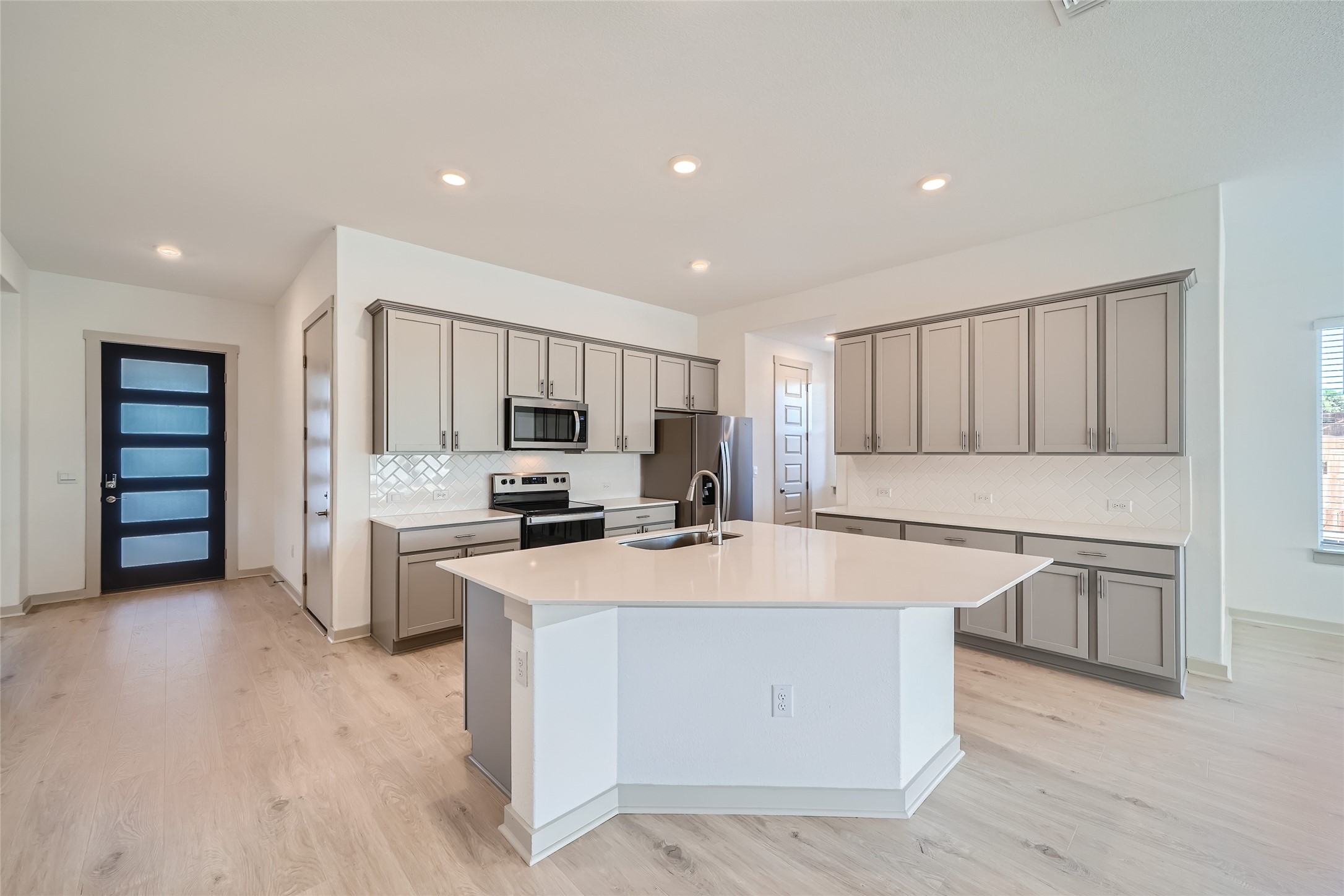 509 Barton Run Drive Georgetown, TX 78628 - Photo 15 of 34
