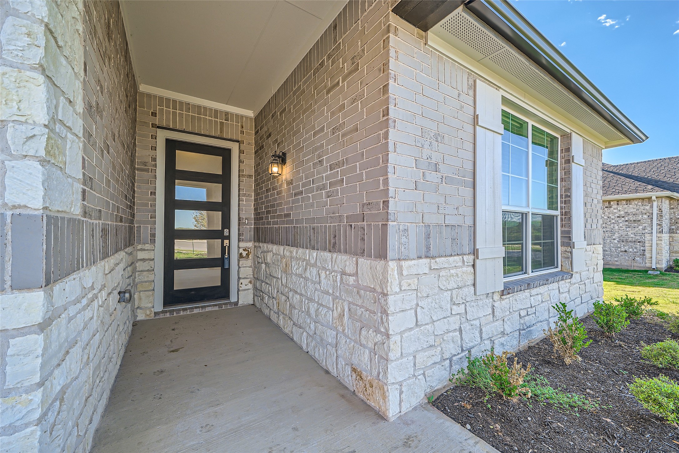 509 Barton Run Drive Georgetown, TX 78628 - Photo 3 of 34