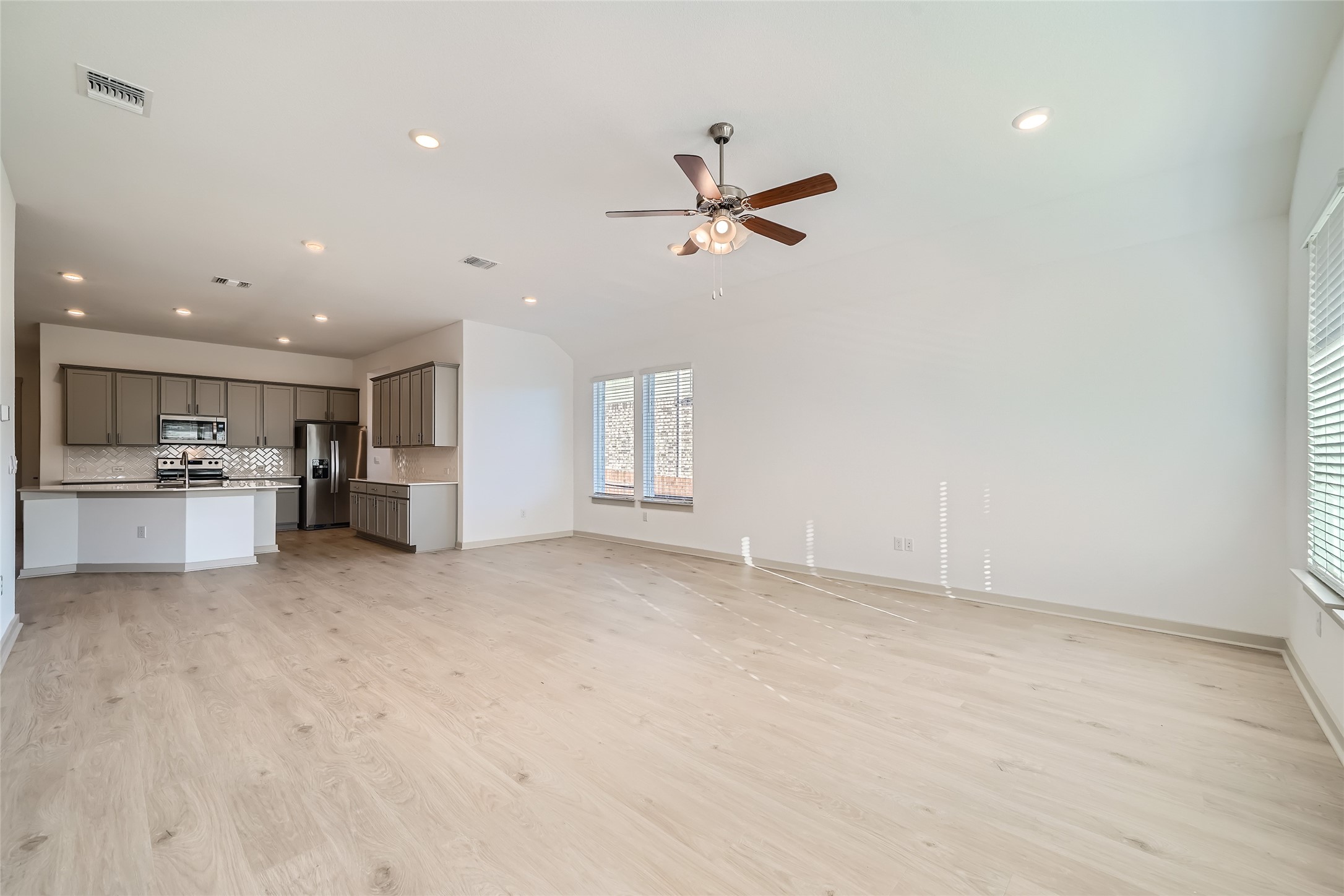 509 Barton Run Drive Georgetown, TX 78628 - Photo 8 of 34