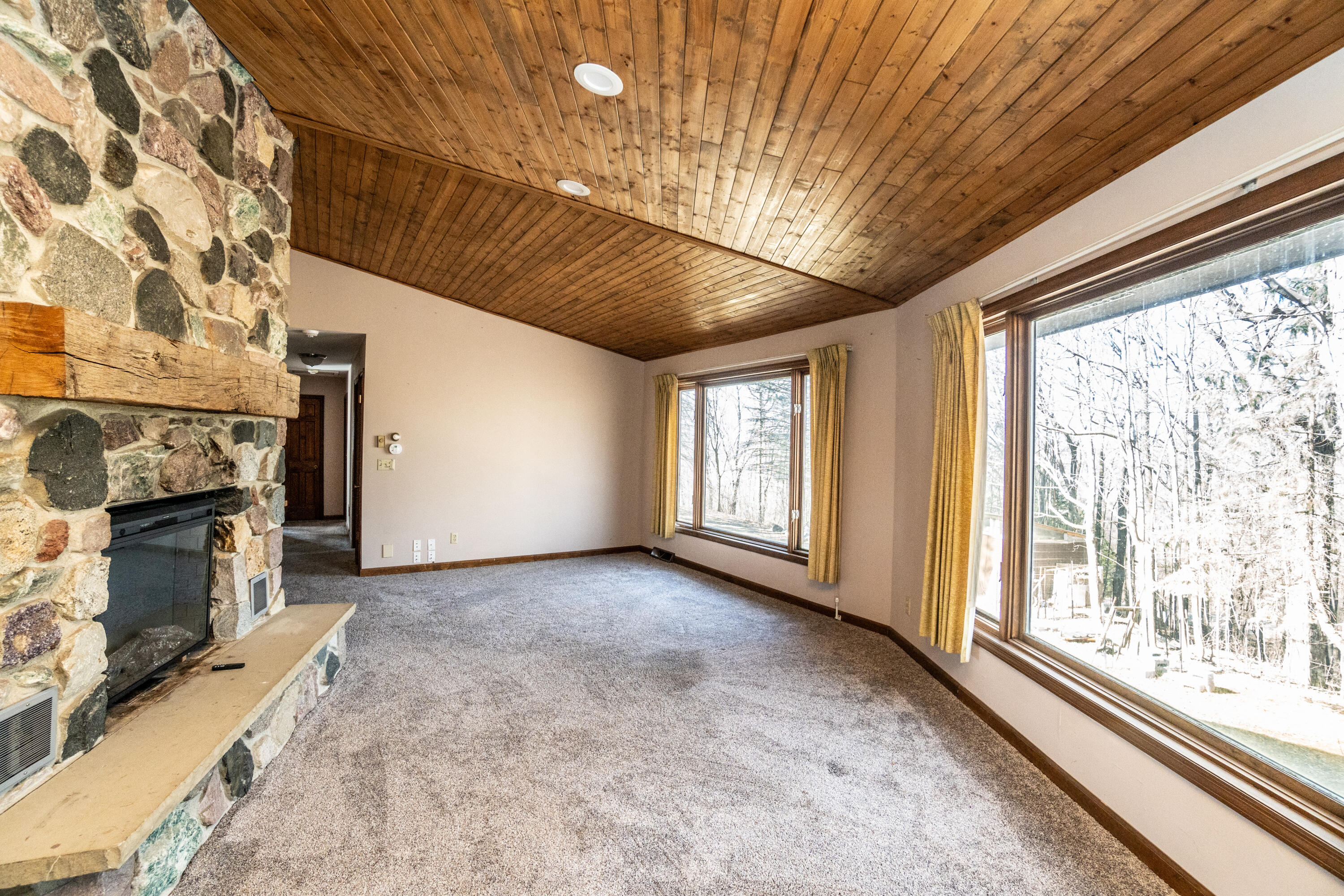 6372 Wildlife Road Addison, WI 53002 - Photo 10 of 47 DSC04556