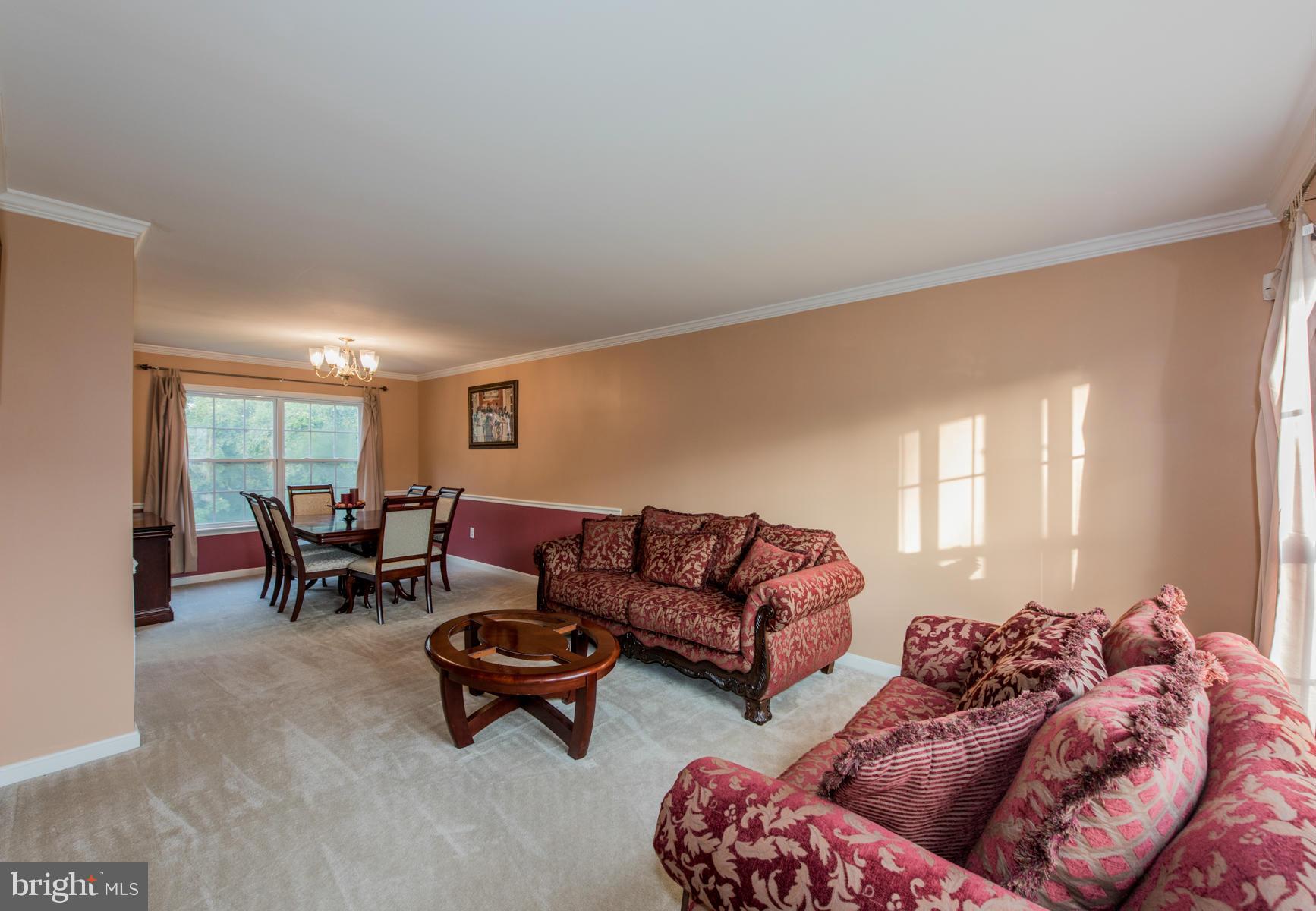 9735 Eustice Road Randallstown, MD 21133 - Photo 11 of 30 Living Room