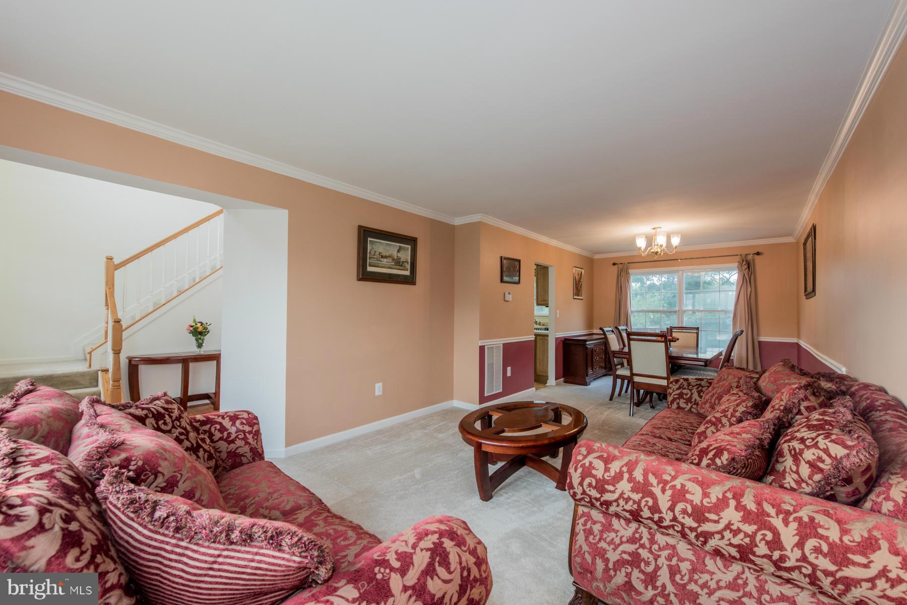 9735 Eustice Road Randallstown, MD 21133 - Photo 12 of 30 Living Room