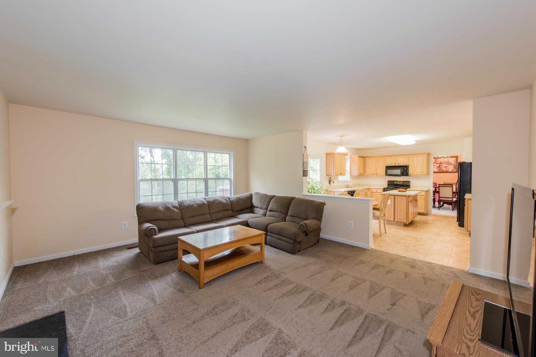 9735 Eustice Road Randallstown, MD 21133 - Photo 7 of 30 Family Room