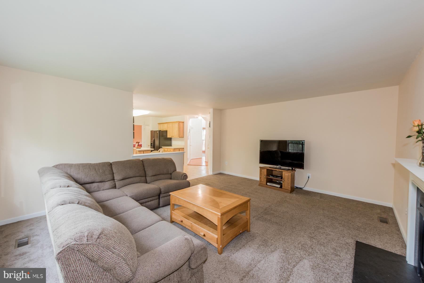 9735 Eustice Road Randallstown, MD 21133 - Photo 8 of 30 Family Room