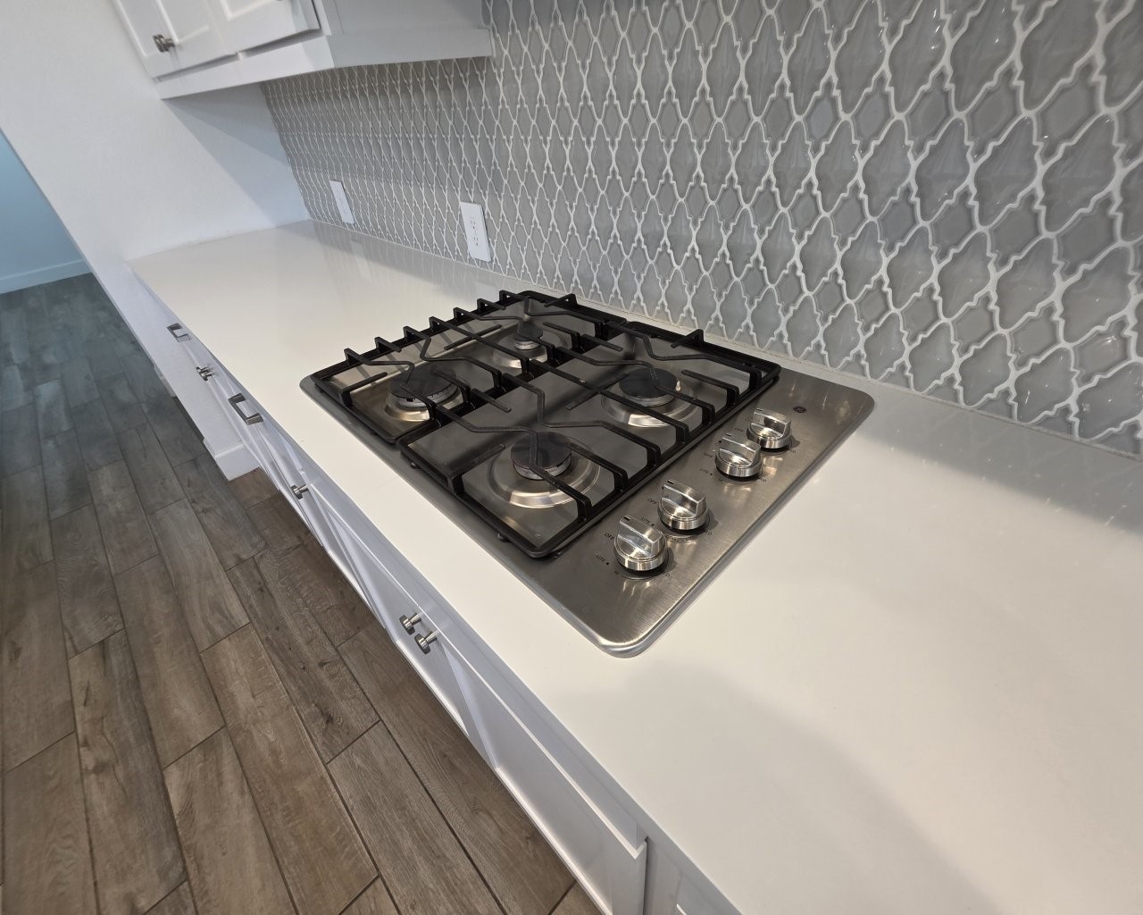 3015 Harbor Spring Way Manvel, TX 77578 - Photo 9 of 33 Gas cooktop