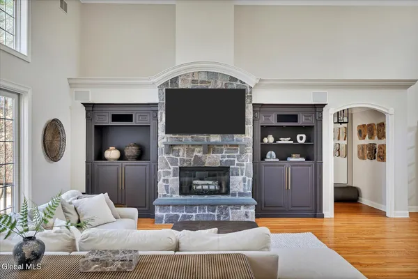 $1,600,000 | 5 Old English Road, New Scotland, NY 12159