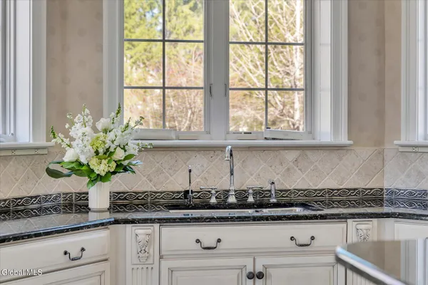 $1,600,000 | 5 Old English Road, New Scotland, NY 12159