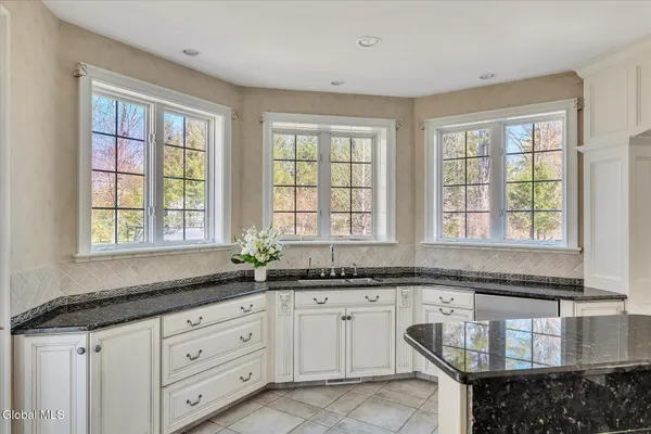 $1,600,000 | 5 Old English Road, New Scotland, NY 12159