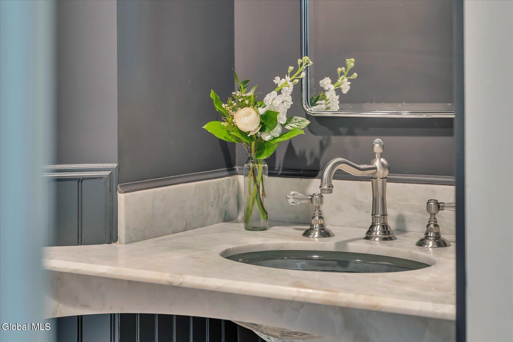 5 Old English Road New Scotland, NY 12159 - Photo 32 of 61 Powder Room