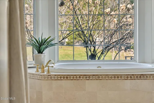 $1,600,000 | 5 Old English Road, New Scotland, NY 12159