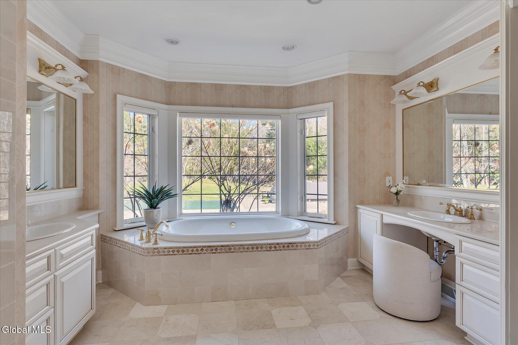 5 Old English Road New Scotland, NY 12159 - Photo 36 of 61 Primary Bathroom