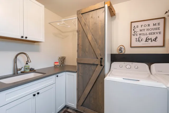 $1,390,000 | 7851 108th Street, Middleville, MI 49333