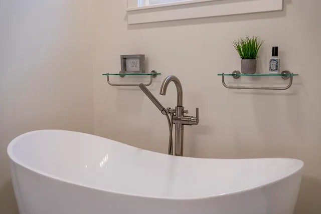 $1,390,000 | 7851 108th Street, Middleville, MI 49333