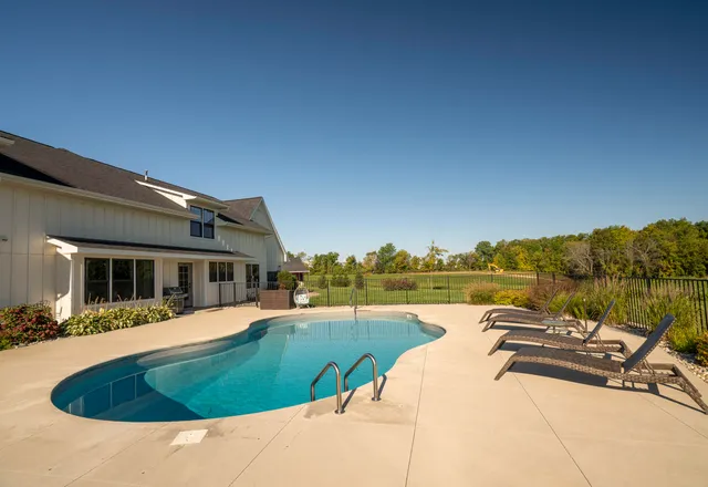 $1,390,000 | 7851 108th Street, Middleville, MI 49333