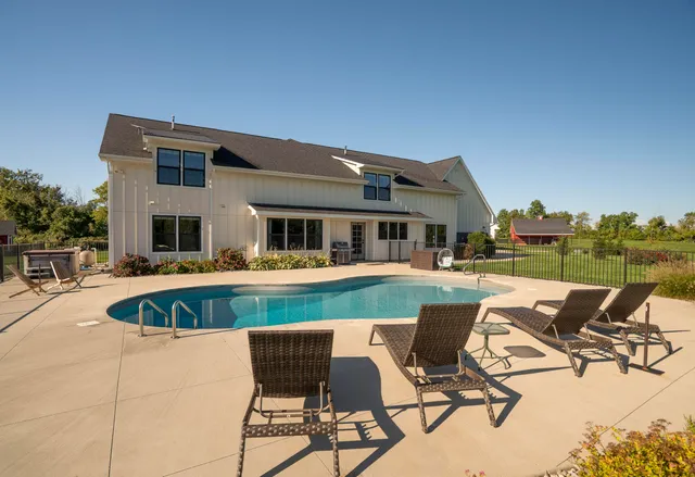 $1,390,000 | 7851 108th Street, Middleville, MI 49333