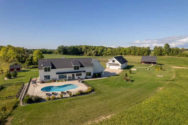$1,390,000 | 7851 108th Street, Middleville, MI 49333