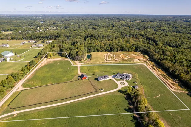 $1,390,000 | 7851 108th Street, Middleville, MI 49333