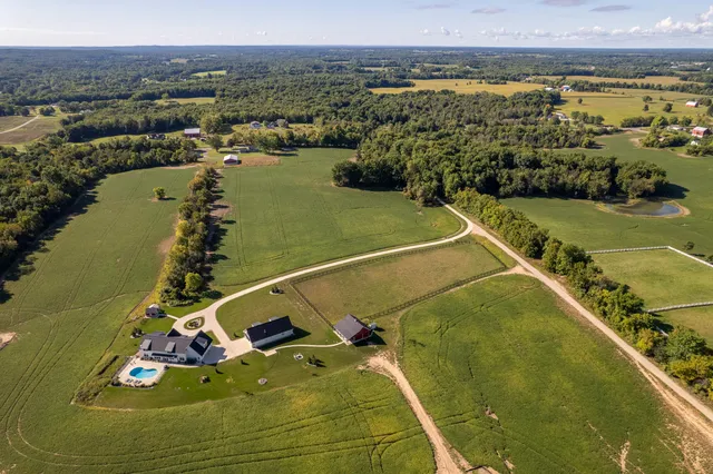 $1,390,000 | 7851 108th Street, Middleville, MI 49333