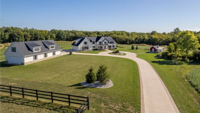 $1,390,000 | 7851 108th Street, Middleville, MI 49333
