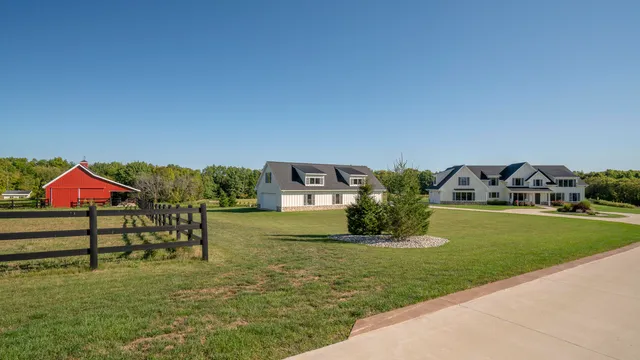 $1,390,000 | 7851 108th Street, Middleville, MI 49333