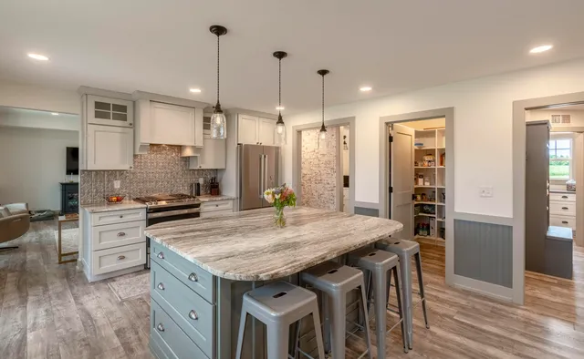 $1,390,000 | 7851 108th Street, Middleville, MI 49333