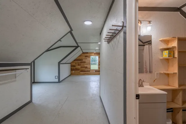 $1,390,000 | 7851 108th Street, Middleville, MI 49333