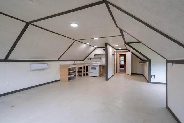 $1,390,000 | 7851 108th Street, Middleville, MI 49333