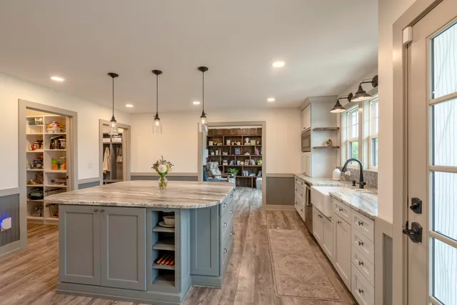 $1,390,000 | 7851 108th Street, Middleville, MI 49333