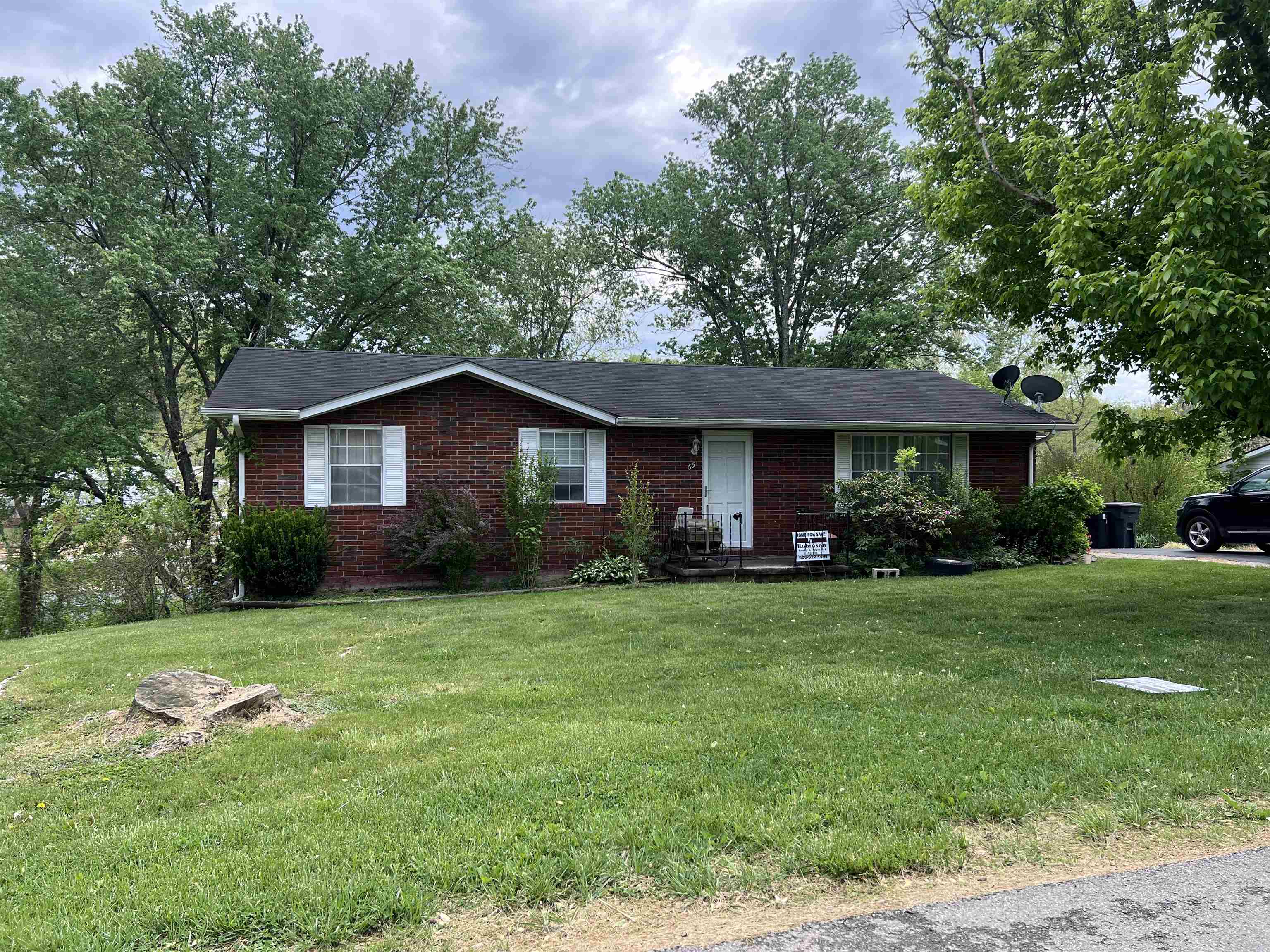 65 7th Street Grayson, KY 41143 - Photo 1 of 14