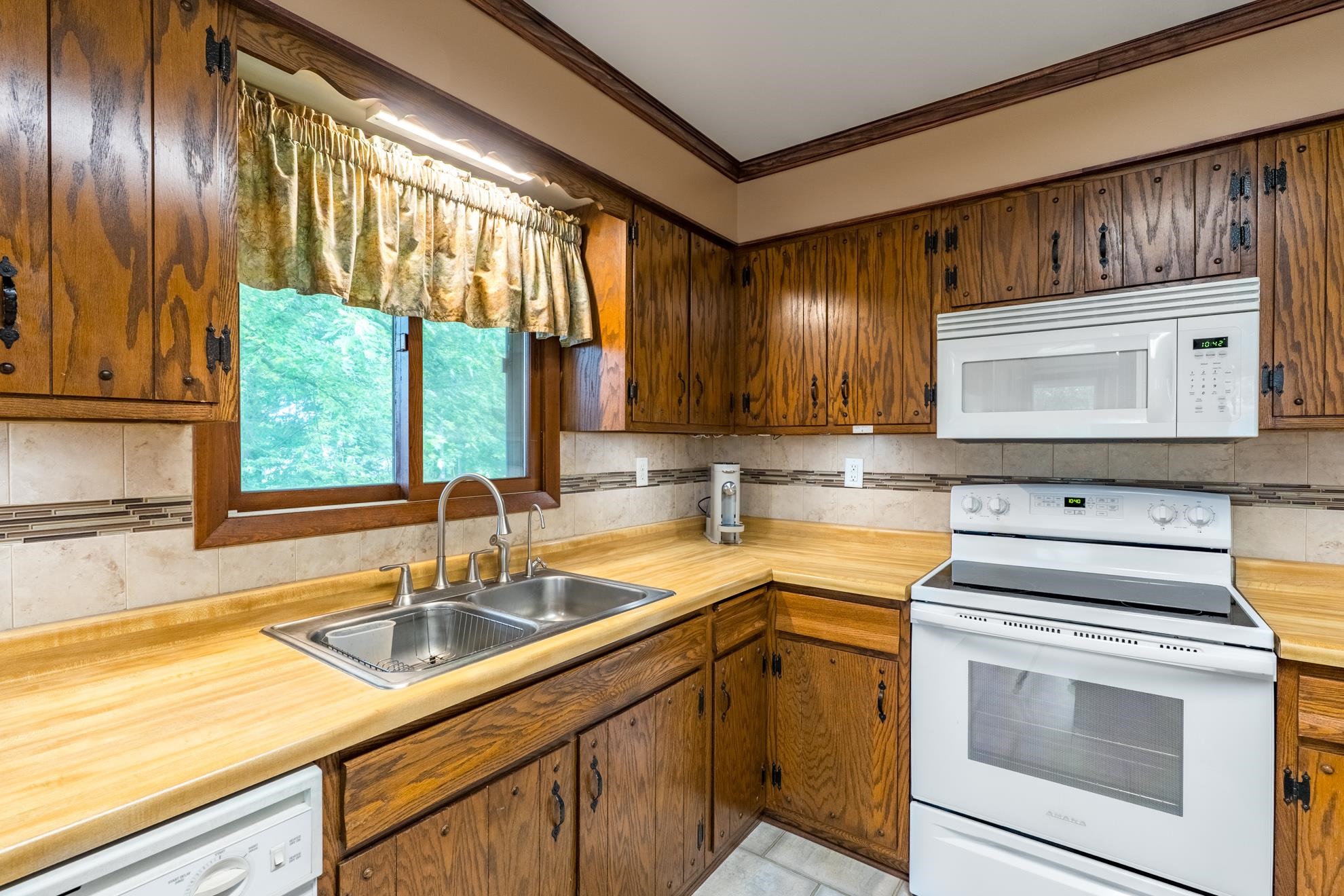 802 Jefferson Street Merrill, WI 54452 - Photo 17 of 59