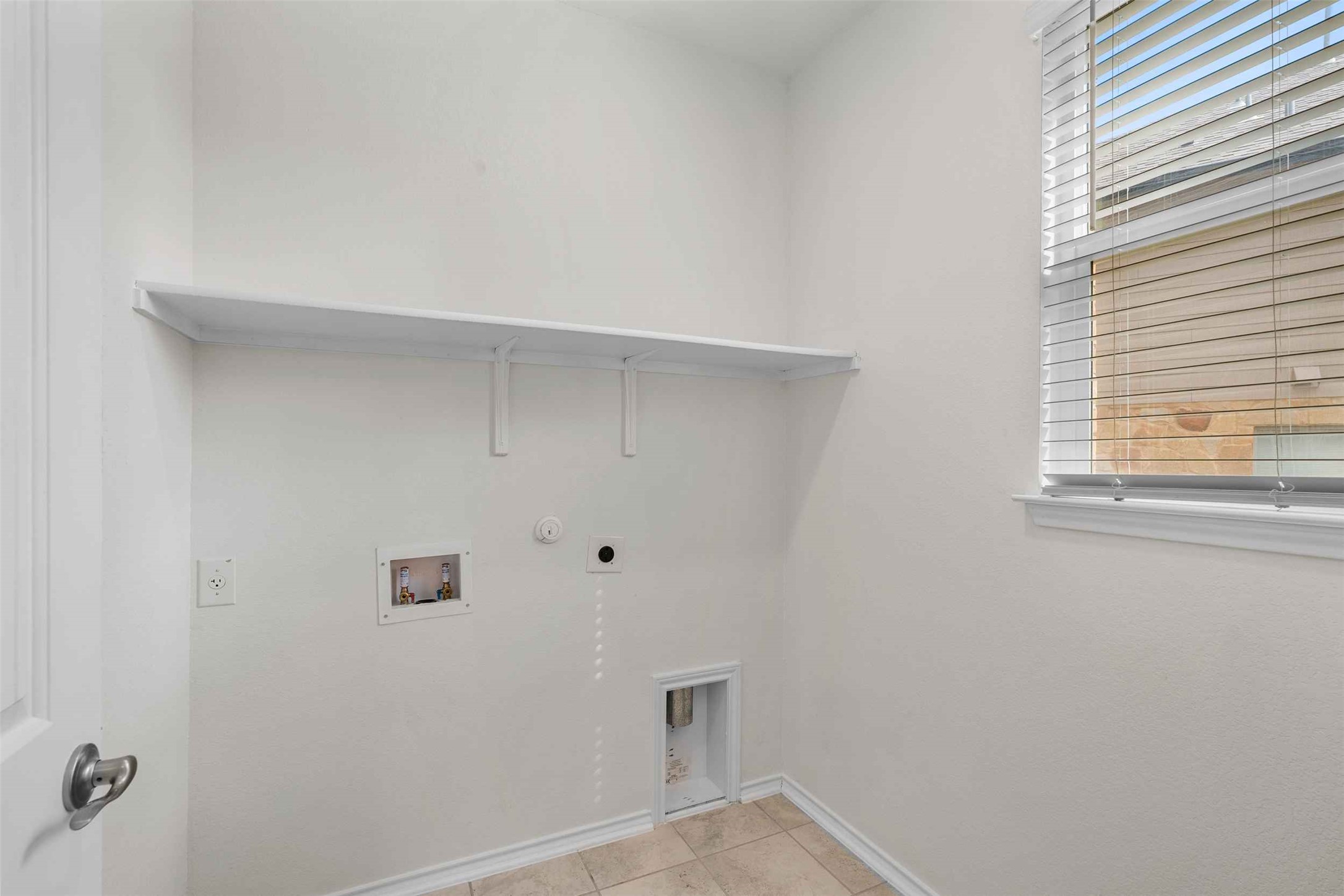 116 Kyndals Meadow Cove Georgetown, TX 78628 - Photo 13 of 36 a view of an empty room