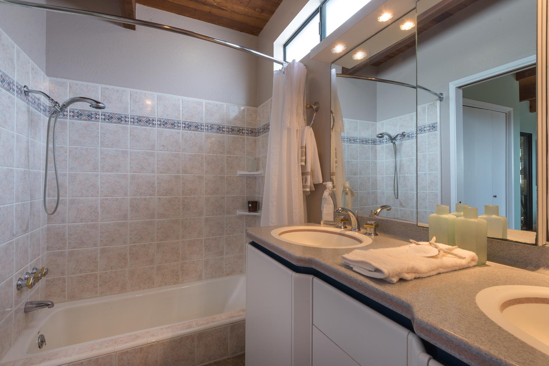 967 Cheltenham Road Santa Barbara, CA 93105 - Photo 9 of 17 009 Master Bath