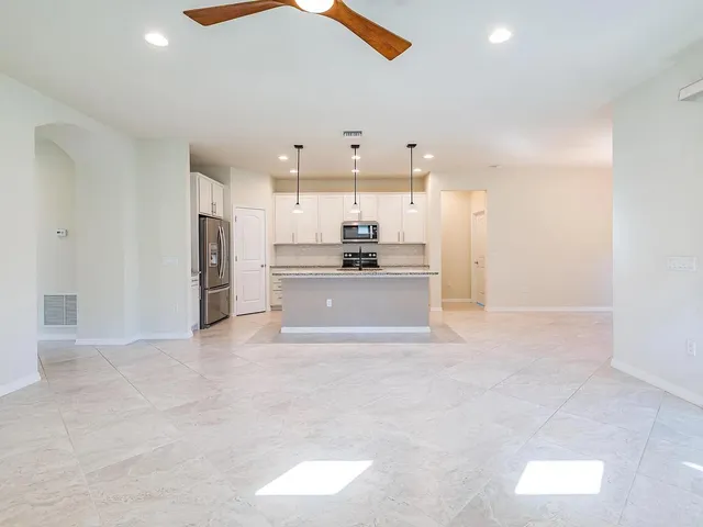 $3,900 | 8196 Hanoverian Drive, Lake Worth, FL 33467