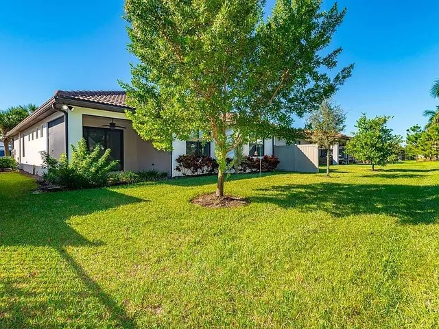 $3,900 | 8196 Hanoverian Drive, Lake Worth, FL 33467