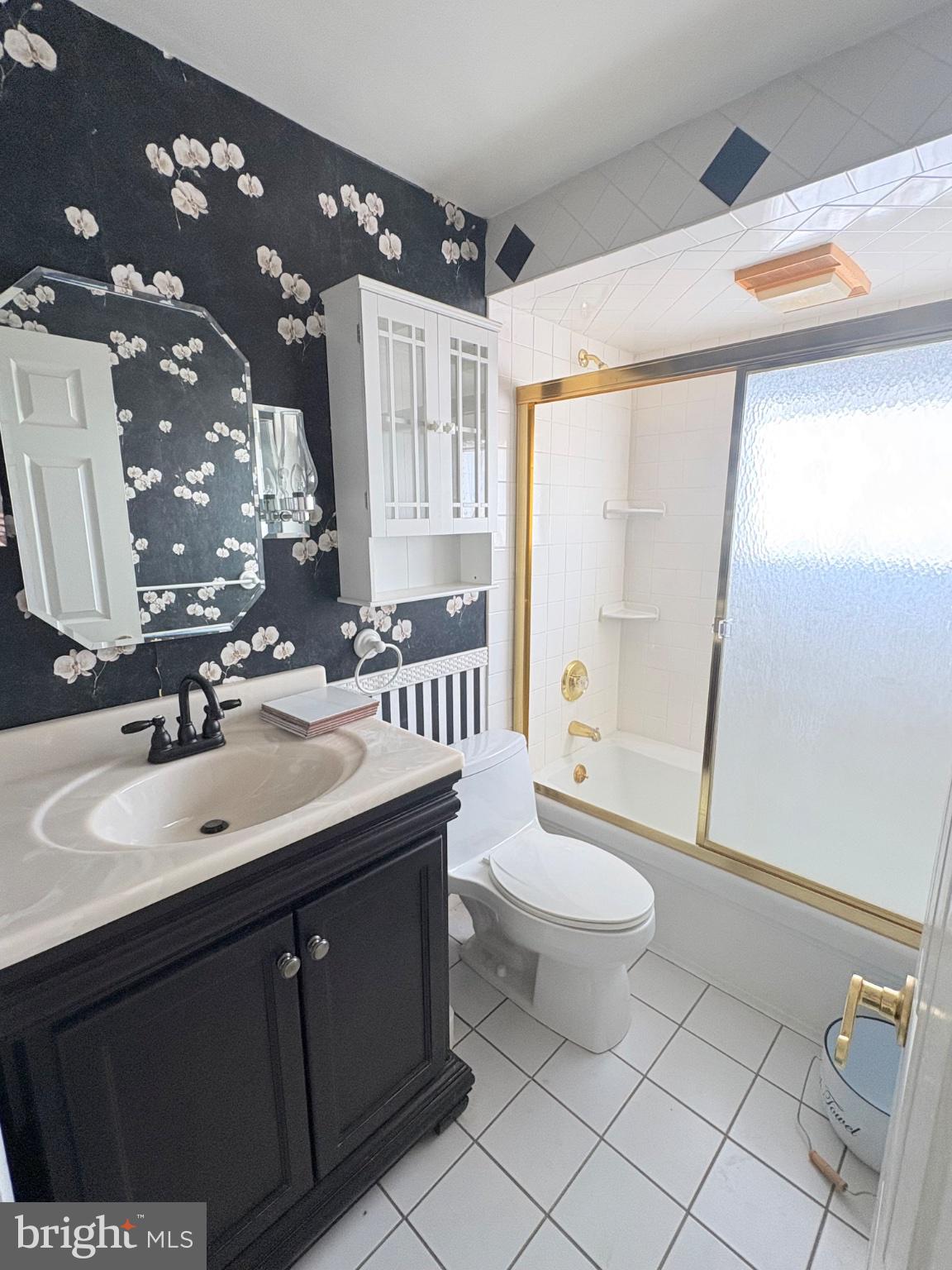 155 Locust Avenue Hamilton, NJ 08610 - Photo 11 of 25 a bathroom with a sink toilet and shower