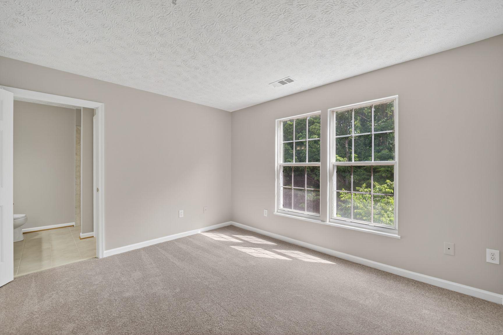2518 Summers Ridge Drive Odenton, MD 21113 - Photo 15 of 35 Bedroom with attached bath.
