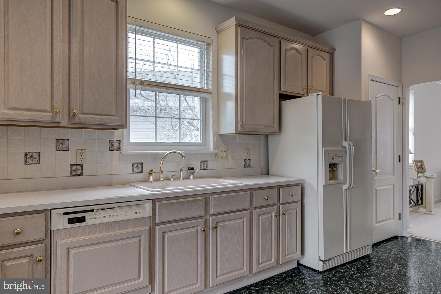 1447 Quaker Ridge West Chester, PA 19380 - Photo 6 of 25 KITCHEN