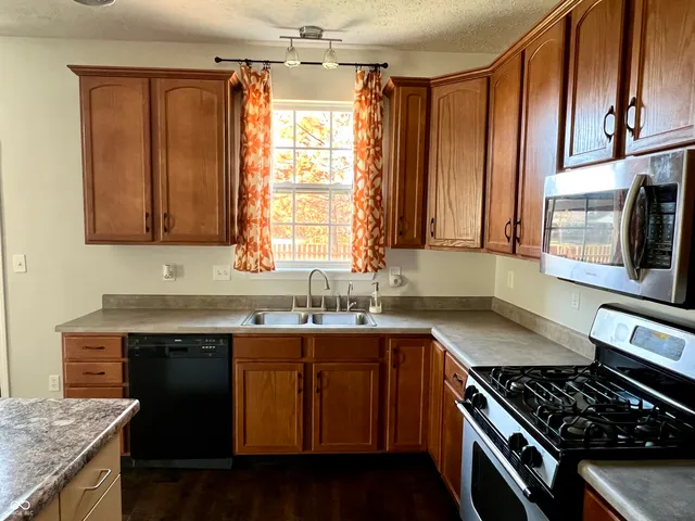 $349,900 | 4088 Del Mar Lane, Plainfield, IN 46168