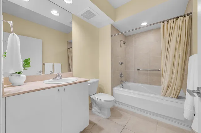 $3,400 | 1551 North Flagler Drive, Unit 903, West Palm Beach, FL 33401