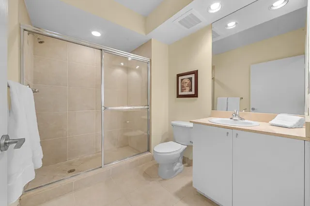 $3,400 | 1551 North Flagler Drive, Unit 903, West Palm Beach, FL 33401