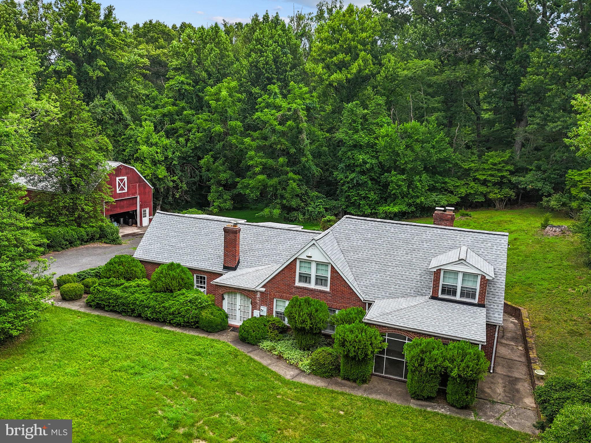 10622 Vale Road Oakton, VA 22124 - Photo 1 of 7 Gallery Image 1
